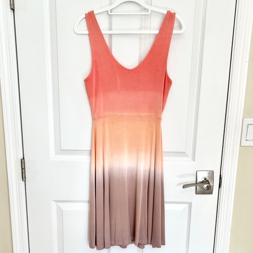 ๐Sun Dress ~ Like New!๐ - Picture 2 of 7